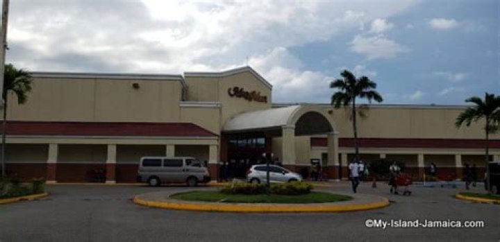 Is there a Walmart in Jamaica?