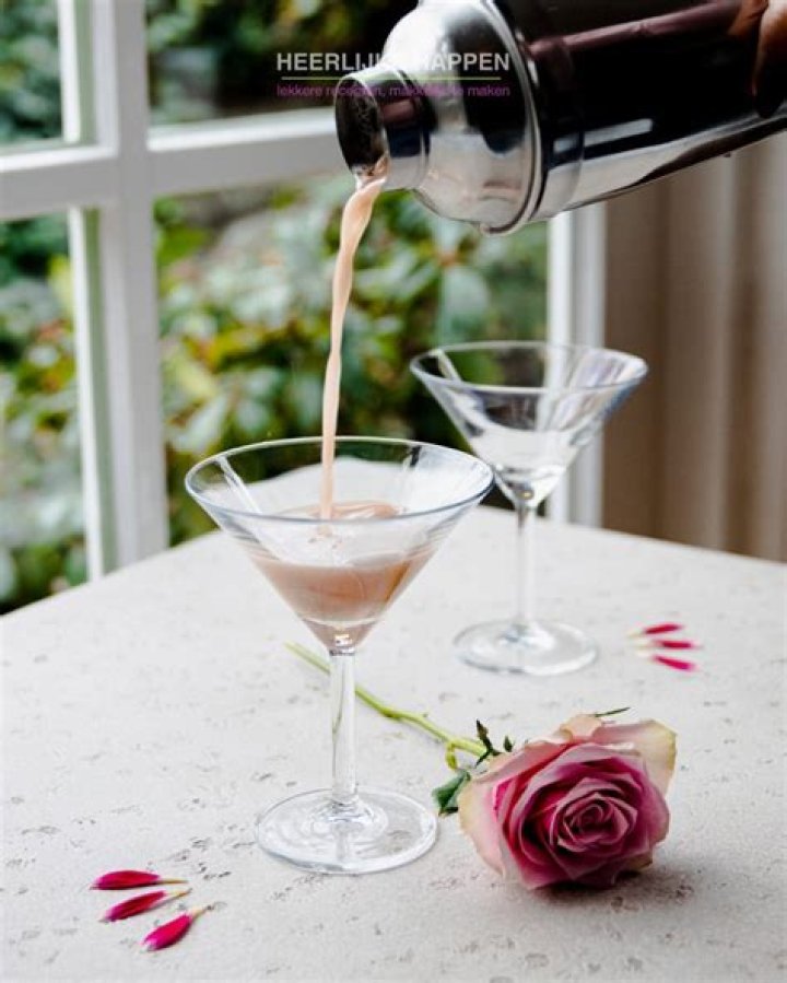 Is there alcohol in Creme de Cassis?