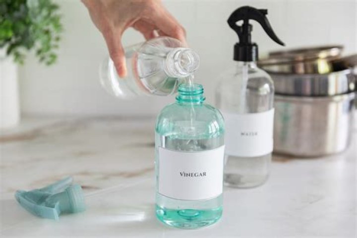 Is Vinegar safe for cleaning aluminum?