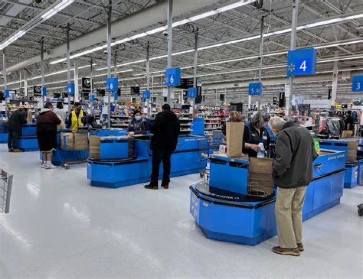 Is Walmart getting rid of cashiers?