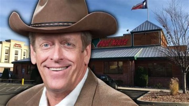 Is Willie Nelson the owner of Texas Roadhouse?