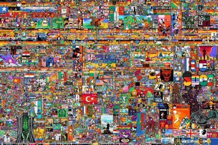 Pixel War: Internet users go completely crazy to defend France on Reddit
