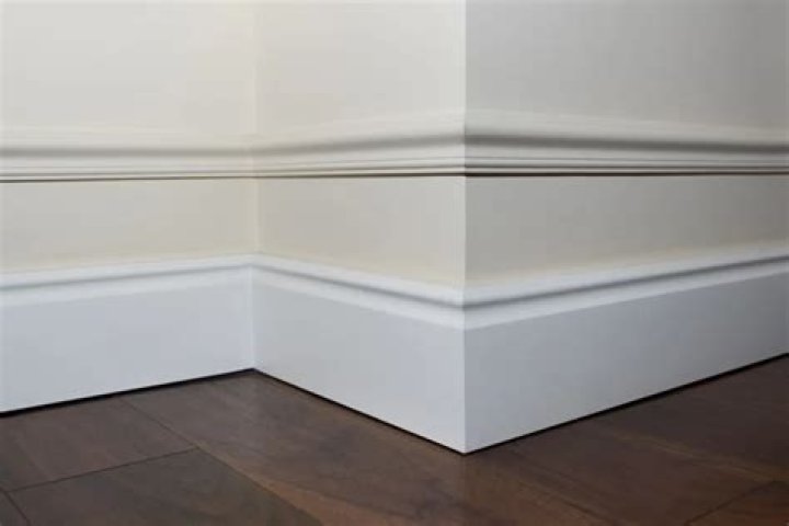 Should baseboards be same color as walls?