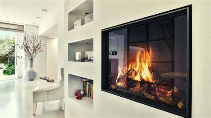 Should fireplace doors be open or closed?