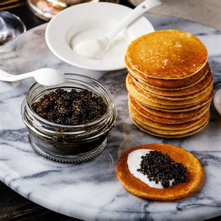 What alcohol goes with caviar?