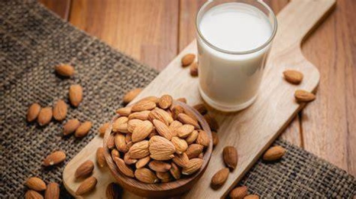 What almond milk does philz use?