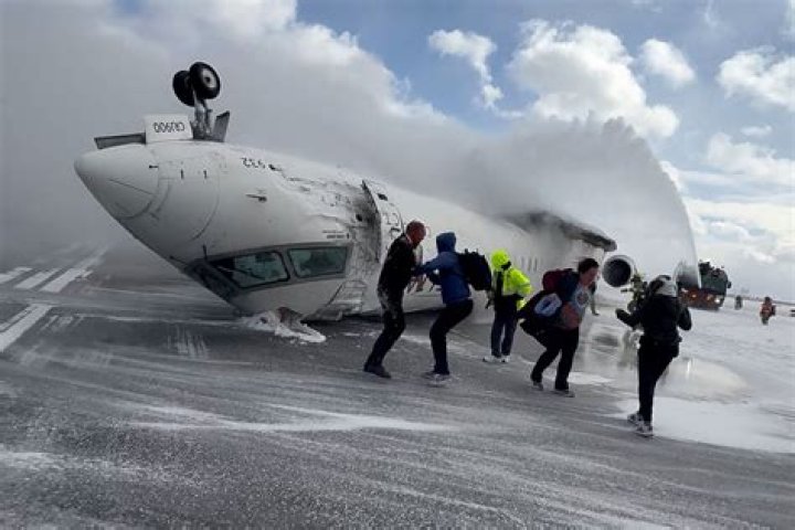 What baseball player died in a plane crash today?