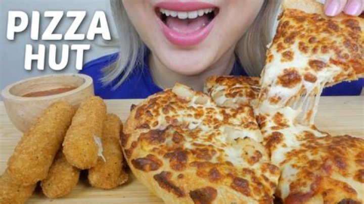 What cheese sauce does Pizza Hut use?