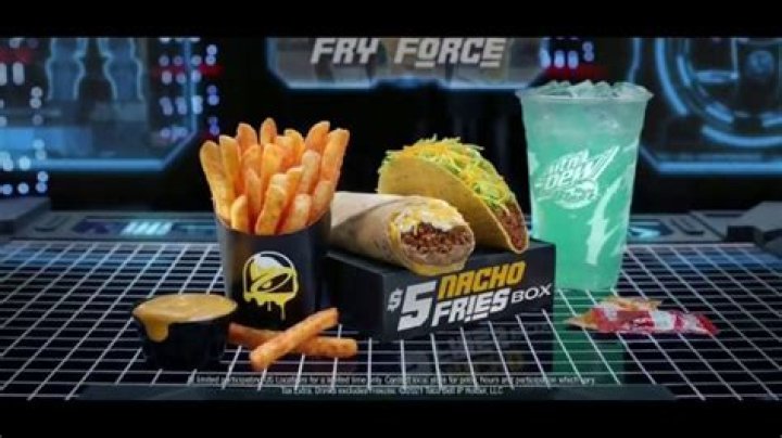 What comes in a $5 nacho fries box?