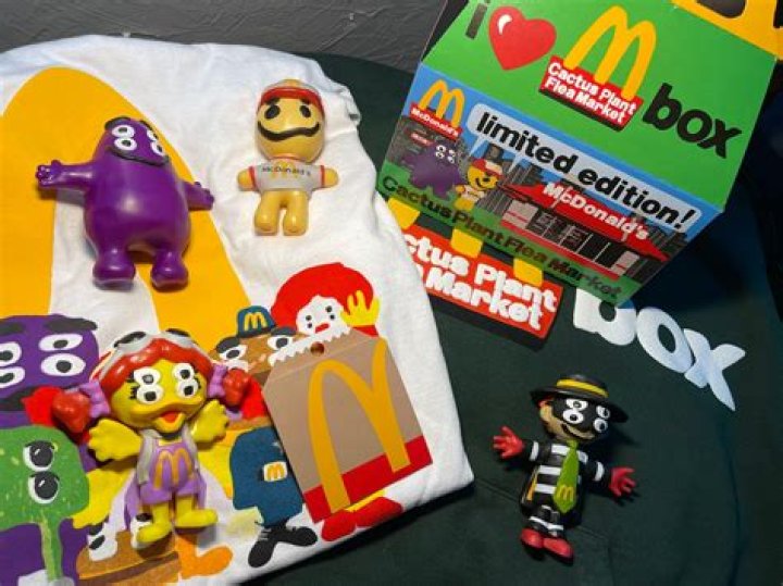What comes in the McDonald’s bundle box?