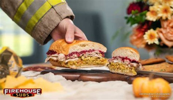 What comes on a firehouse turkey sub?