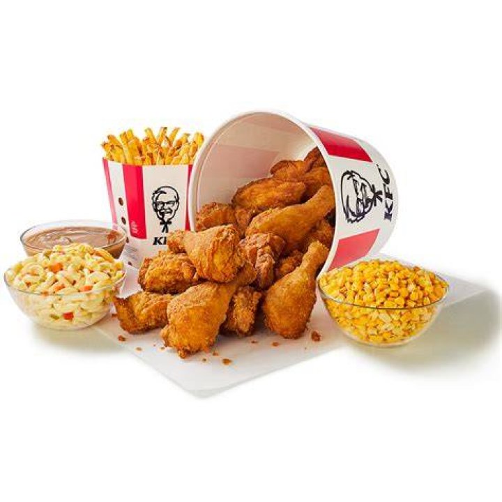What comes with a 12 piece KFC meal?