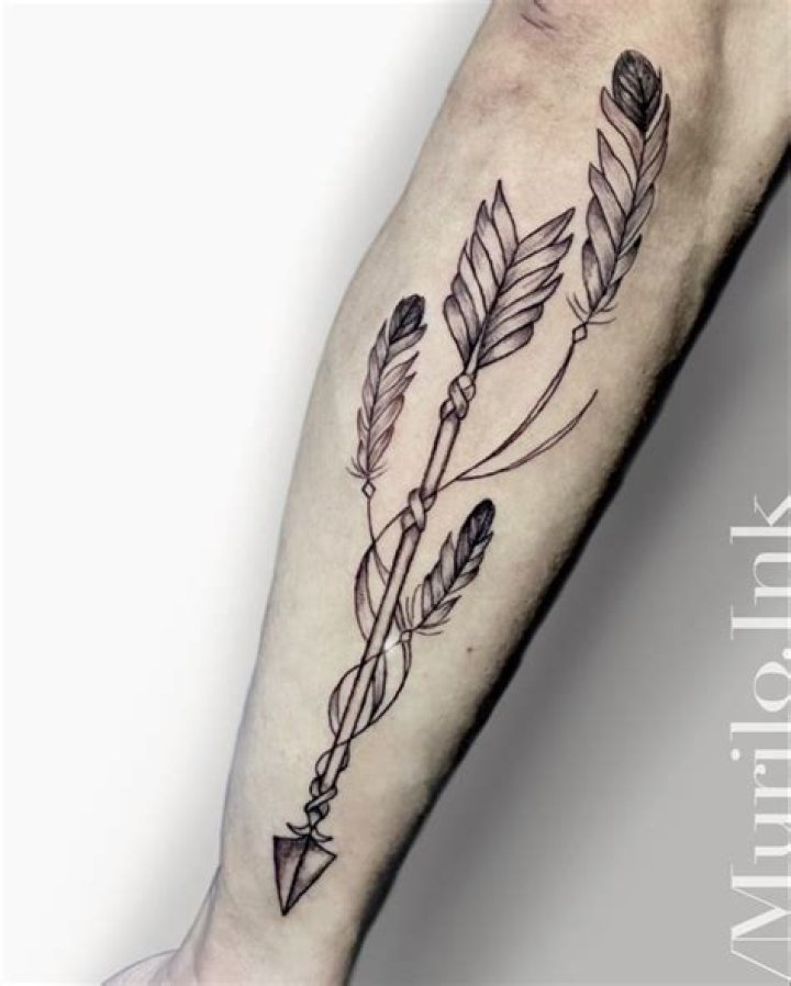 What do arrows mean in tattoos?
