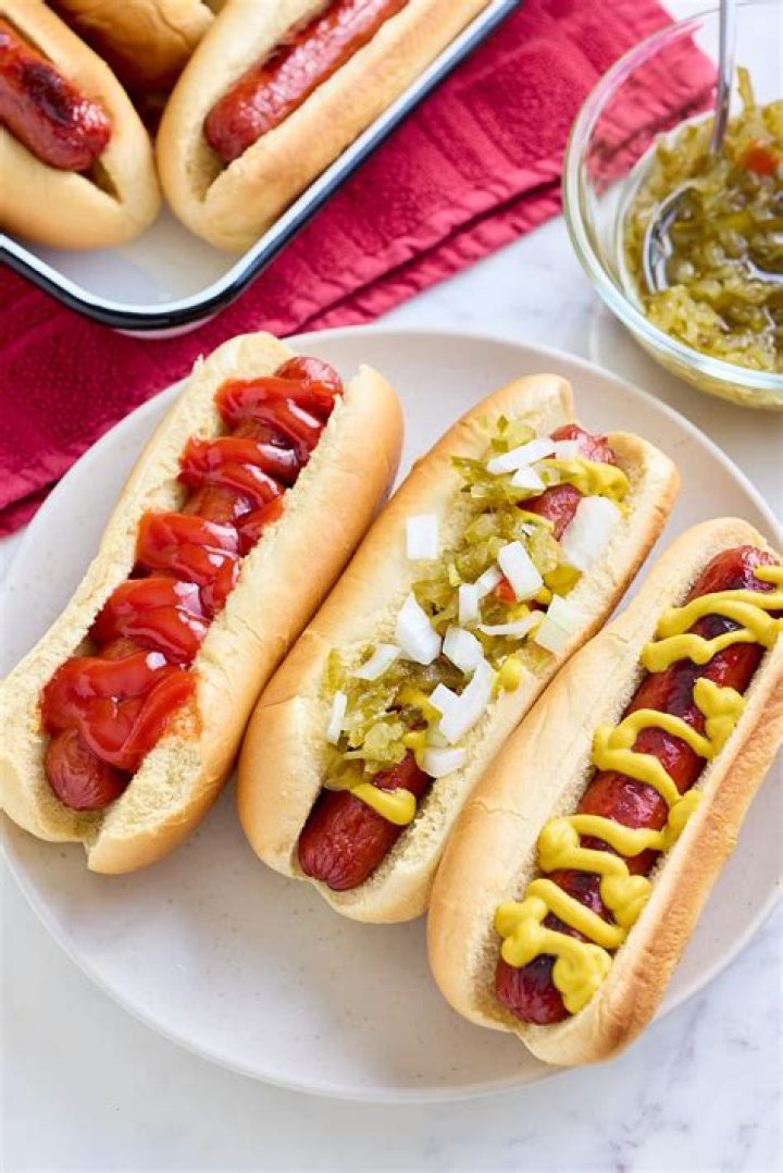 What do New Yorkers put on hot dogs?
