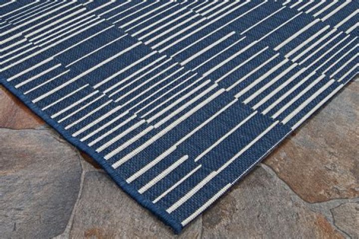 What does a polypropylene rug feel like?