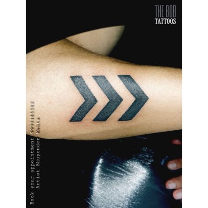 What does a tattoo with 3 arrows mean?