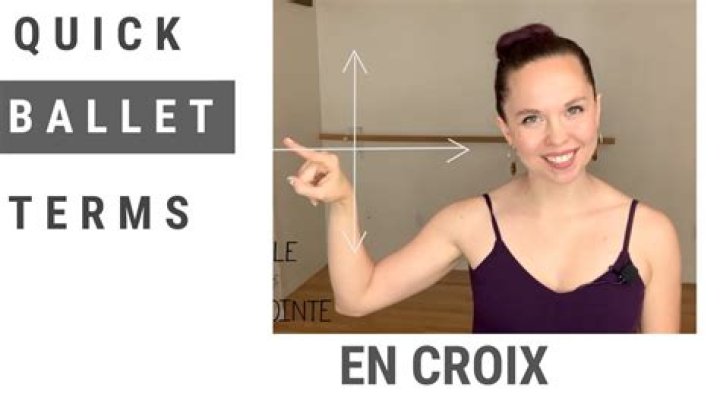 What does En Croix mean in ballet?