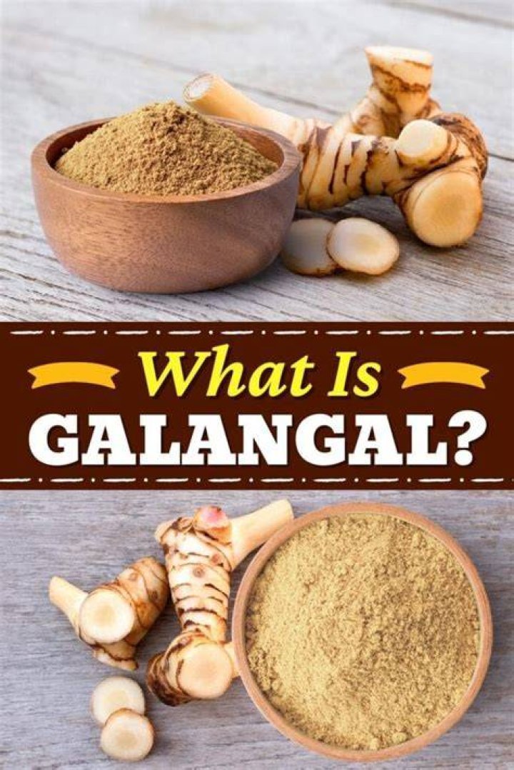 What does galangal taste like?