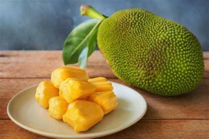 What does jackfruit meat taste like?