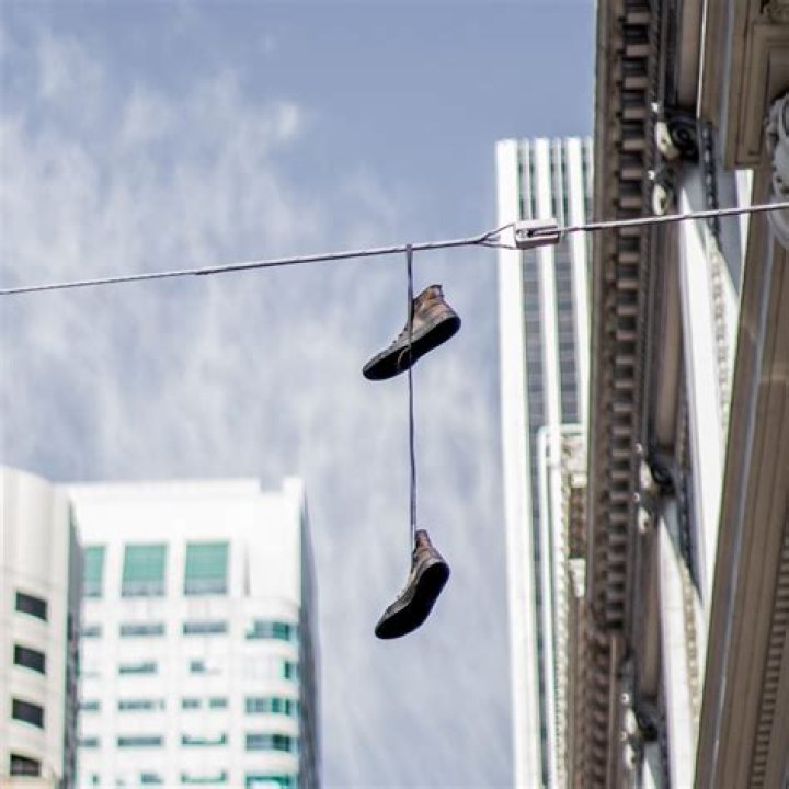What does shoes on a powerline mean UK?