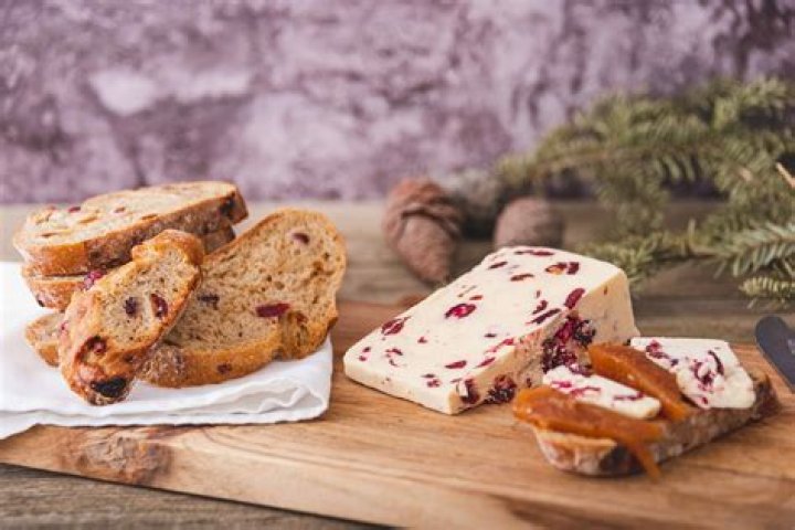 What does Wensleydale taste like?