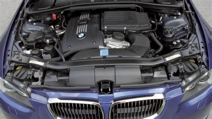 What engine is in a 2010 BMW 335i?