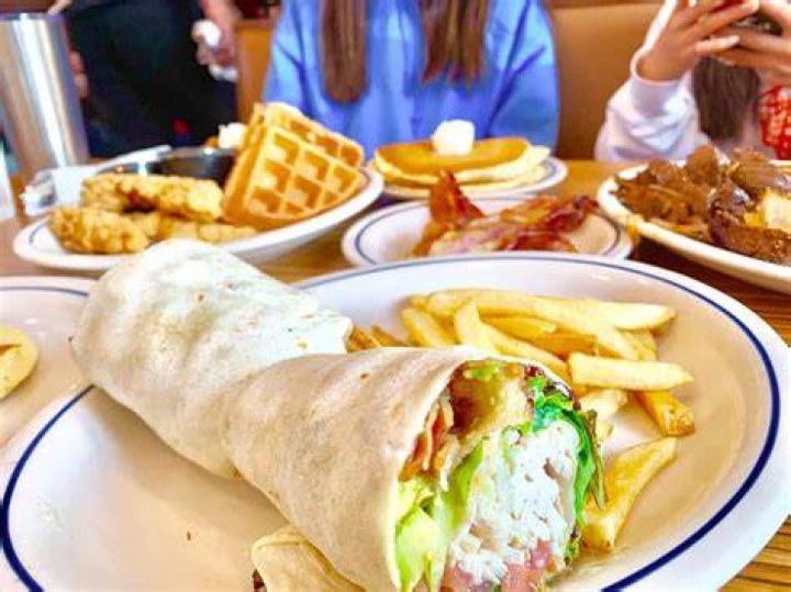 What fast food has 24 hour breakfast?