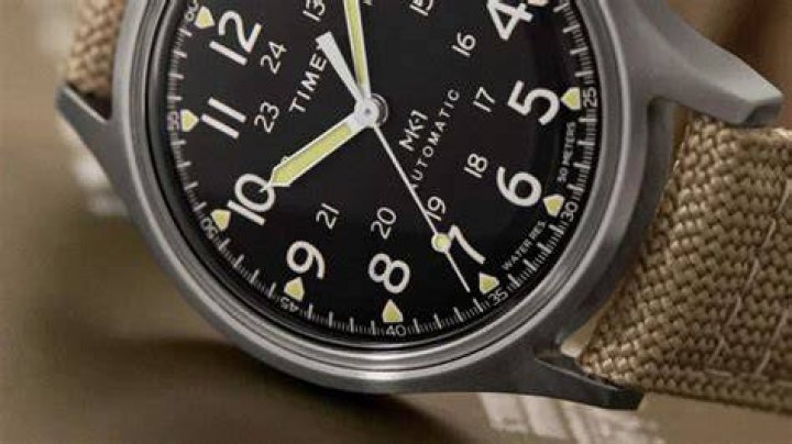 What is DST in watch?
