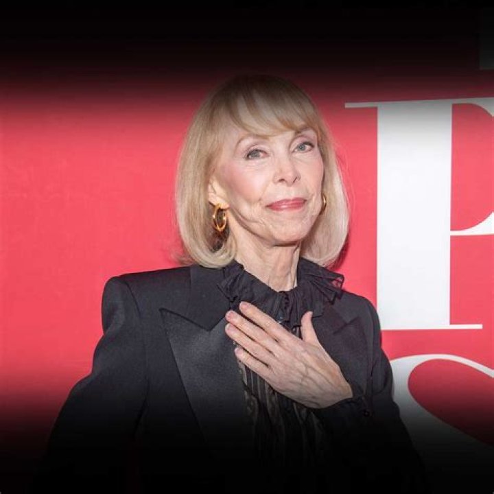What is Elaine Joyce net worth?