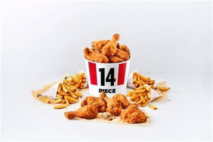 What is in a 14 piece bargain bucket?