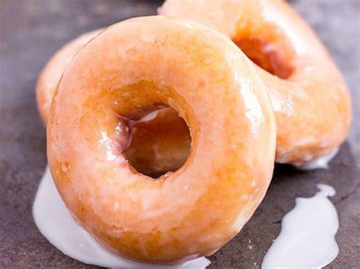 What is in a Krispy Kreme glazed donut?