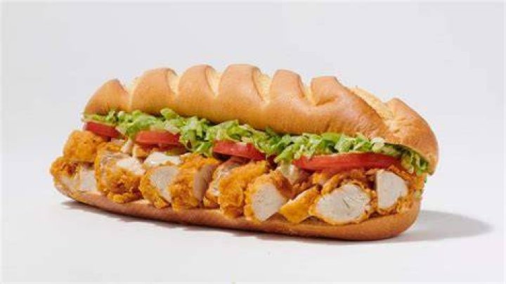 What is on the deluxe Publix sub?