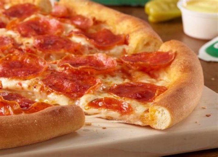 What is Papa John’s ultimate pepperoni pizza?