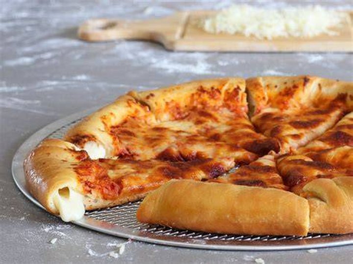 What is the best Pizza Hut crust?