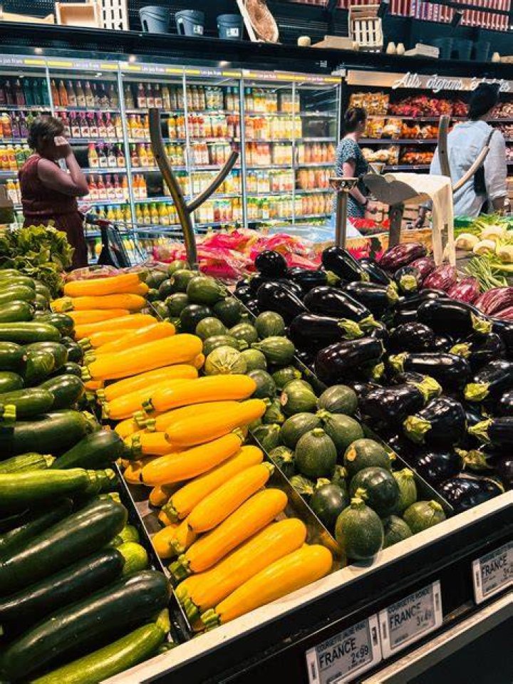 What is the biggest supermarket chain in Greece?