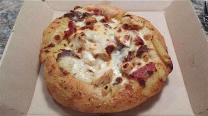 What is the difference between a dish and a bread bowl at Dominos?
