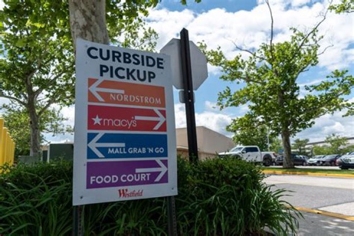 What is the difference between pickup and curbside?