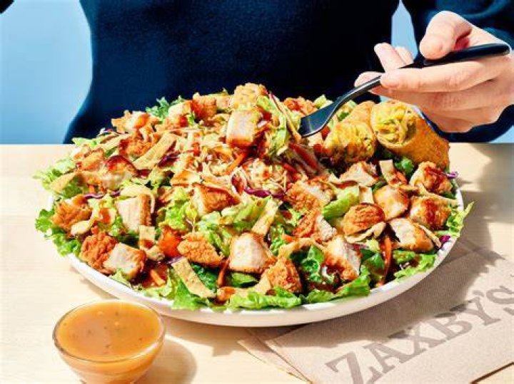 What is the healthiest salad at Zaxby’s?