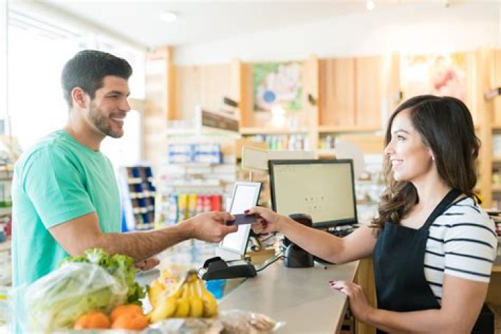 What is the least busy time at the grocery store?