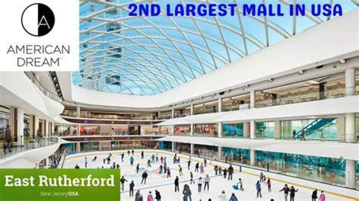 What is the name of the largest mall in New Jersey?