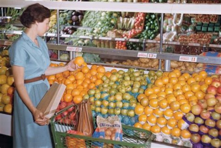 What is the oldest grocery store chain?