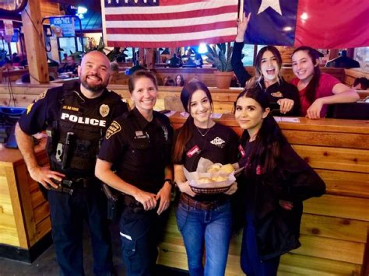 What is the Texas Roadhouse uniform?