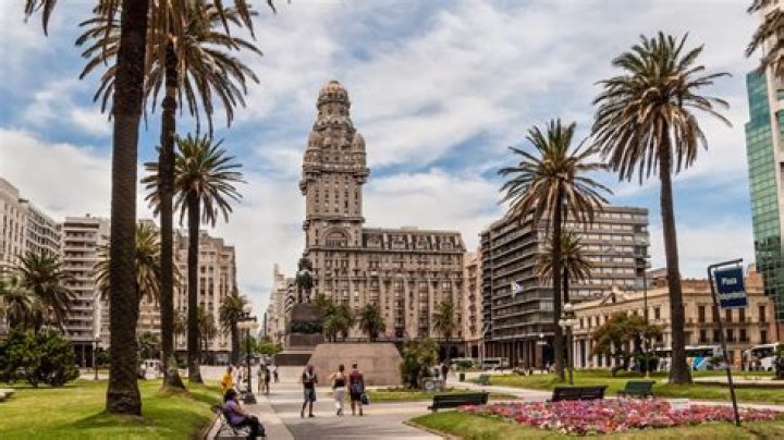 What is the weather like in Uruguay in April?