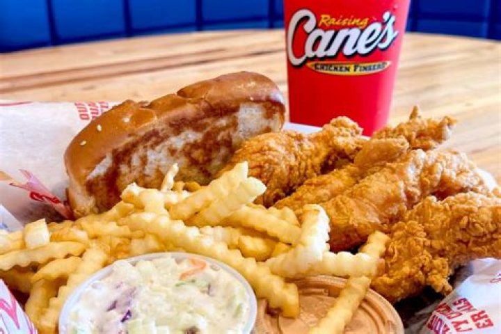 What kind of chicken does canes use?