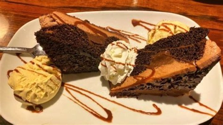 What kind of dessert does LongHorn Steakhouse have?