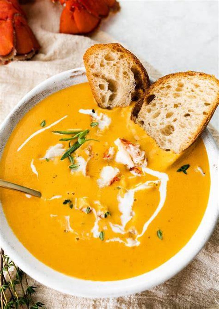 What meal goes with lobster bisque?