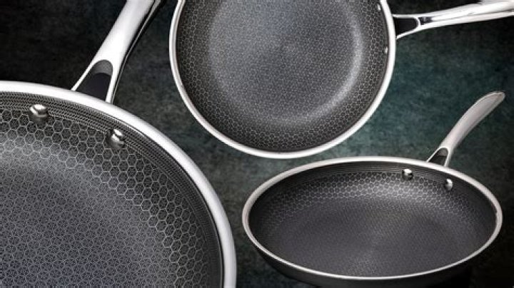 What non-stick pans does Gordon Ramsay use?