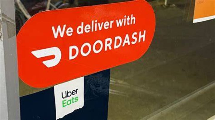 What pays more Instacart or DoorDash?