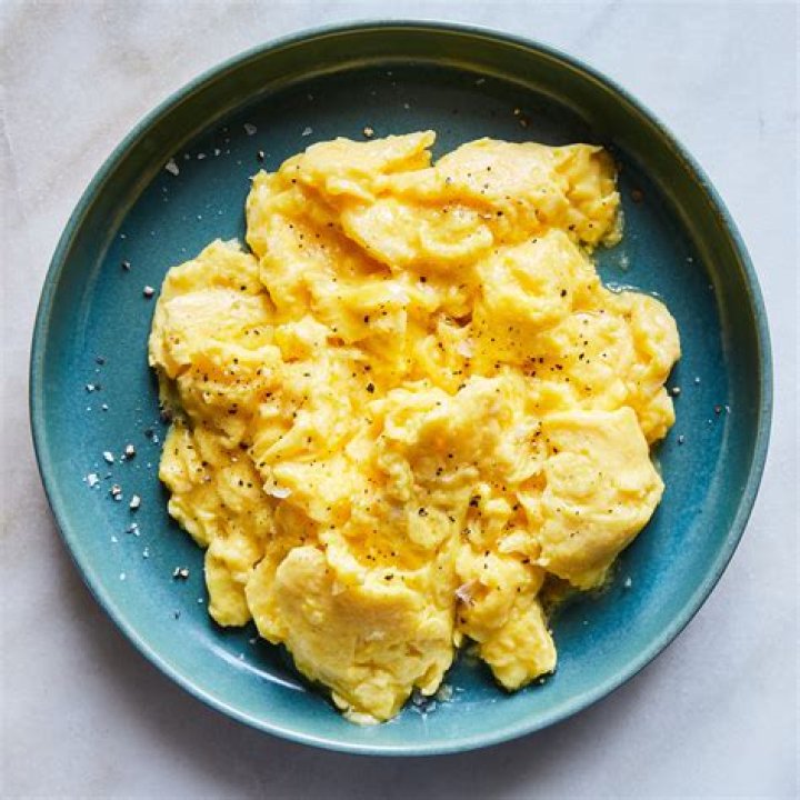 What’s healthier omelette or scrambled eggs?