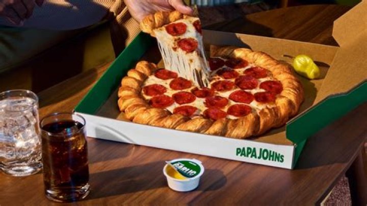 What’s on the triple bacon pizza at Papa John’s?